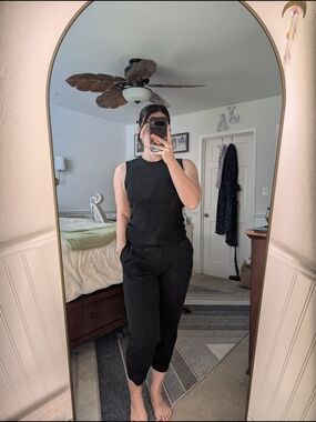 *MOVING SALE* a new day Black Cropped Trousers